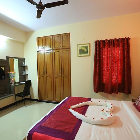 Oyo 2916 Apartment Queens Castle Bangalore Buitenkant foto