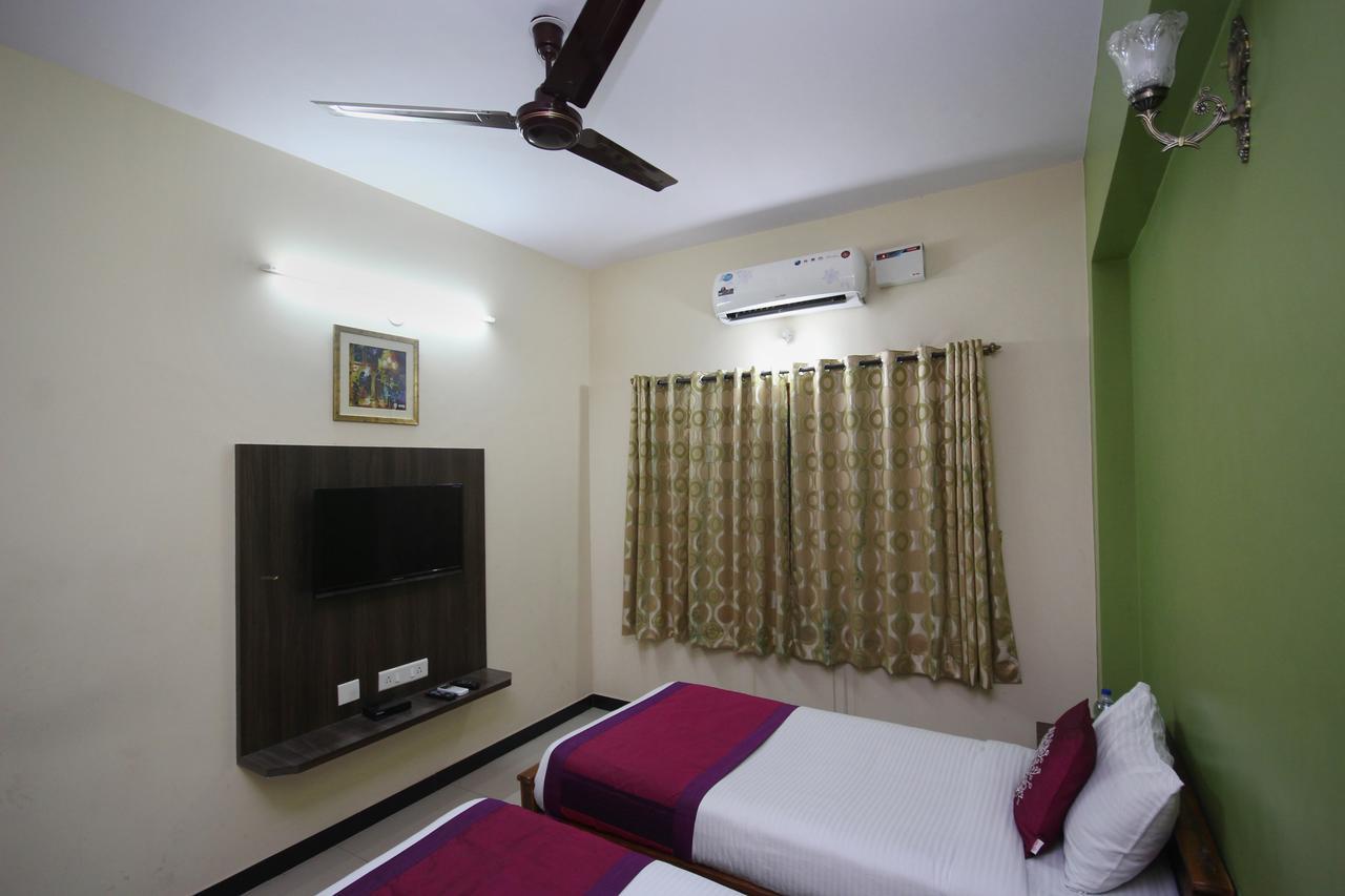 Oyo 2916 Apartment Queens Castle Bangalore Buitenkant foto